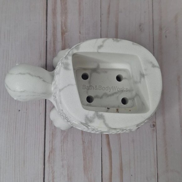Bath & Body Works Sea Turtle White Marble Resin Foaming Hand Soap Holder NWT - Picture 3 of 4